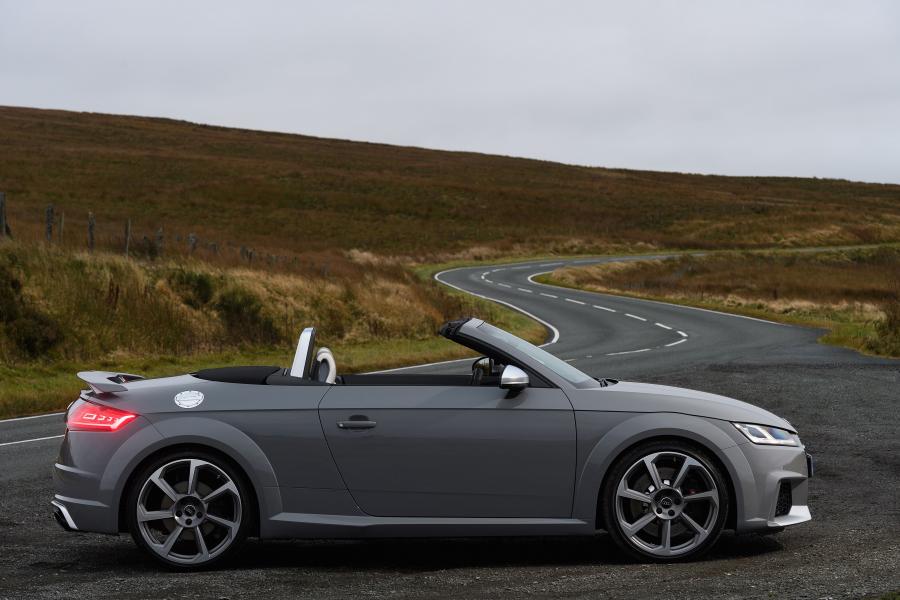  Audi TT RS Roadster (8S) 2016 года  (UK) (фото 7 из 40)